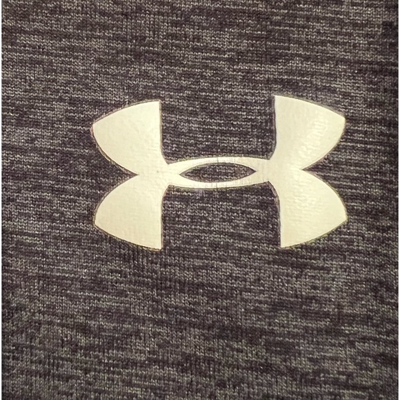 Youth medium Under Armour tshirt. - Picture 3 of 4